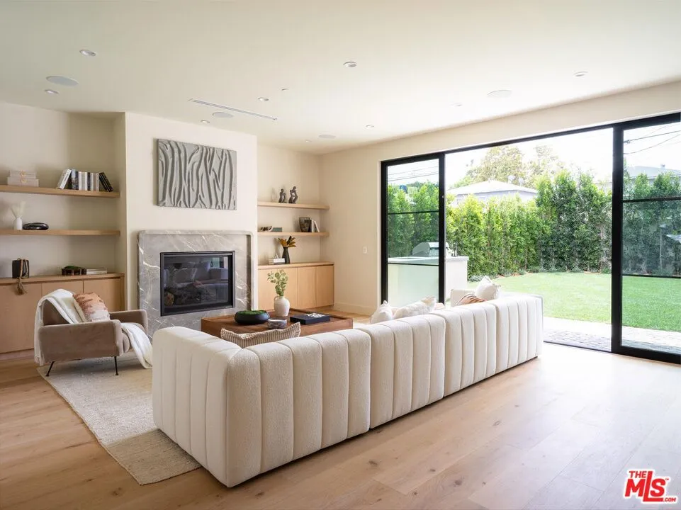 11746 La Maida Street, Valley Village, California 91607 home-pic-14